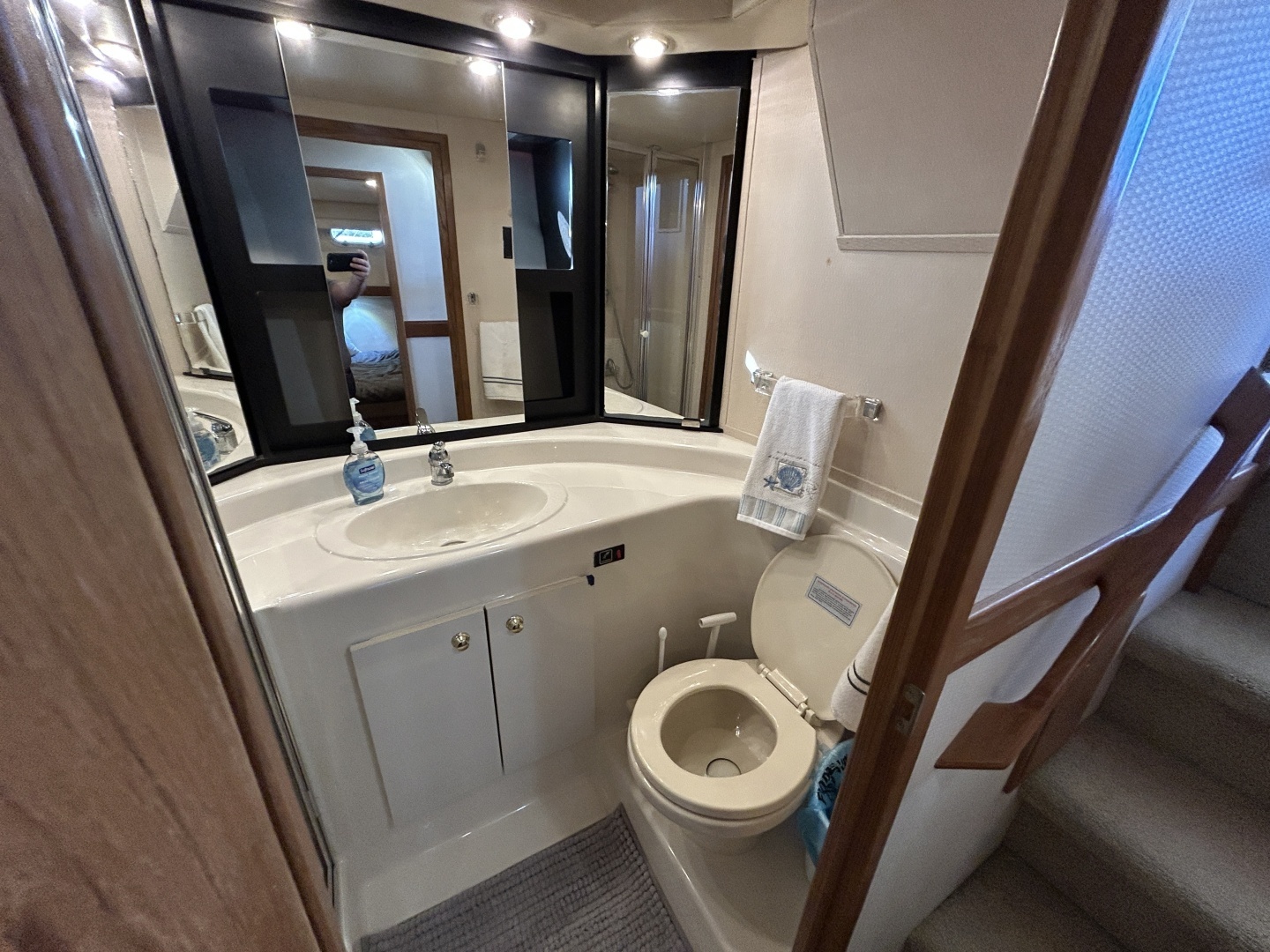 1999 Bayliner 4788 - Image 26