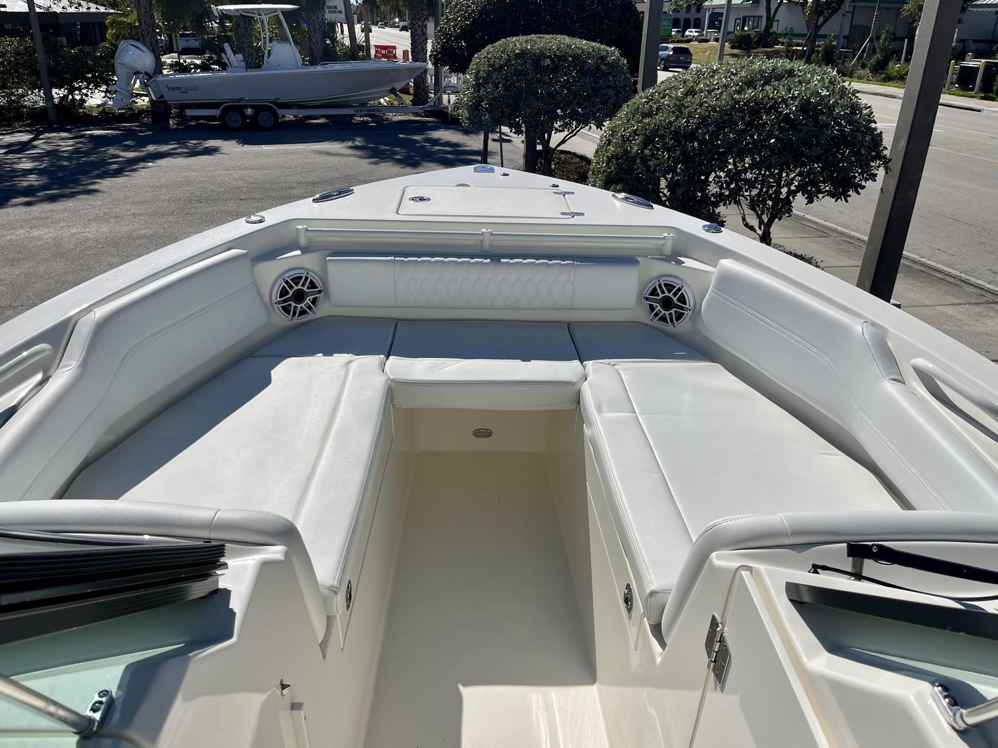 2025 Cobia 240 Dual Console - 24