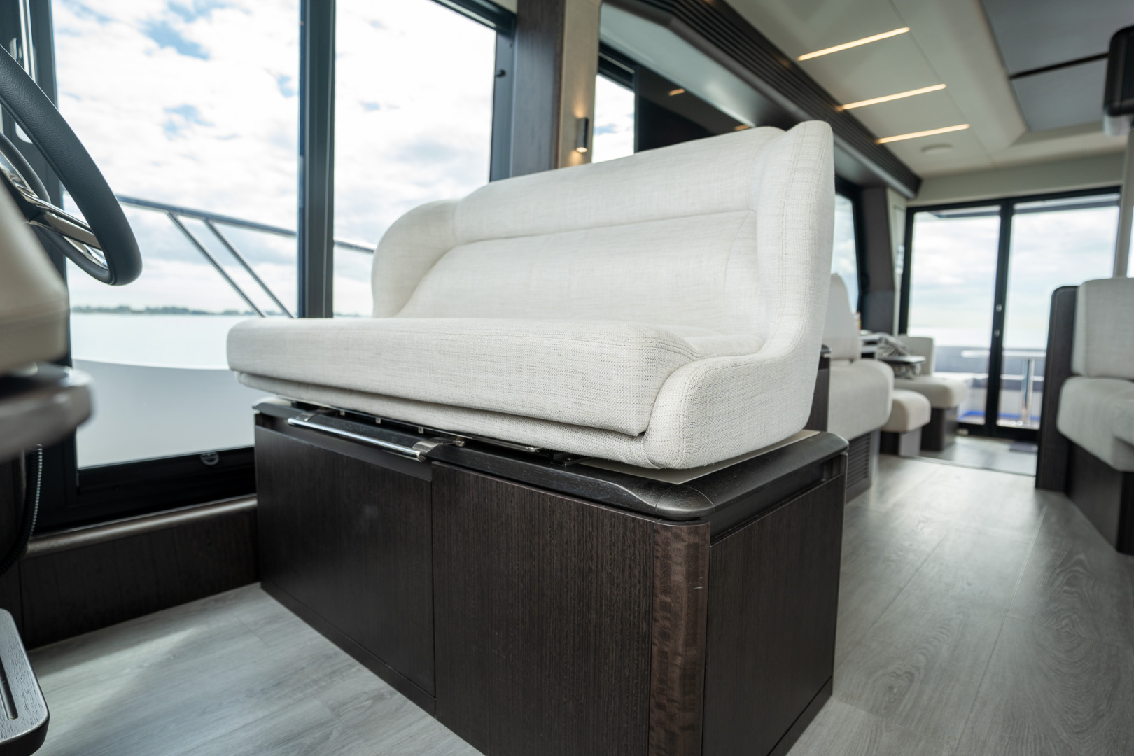 2025 Galeon 560 FLY - Image 28