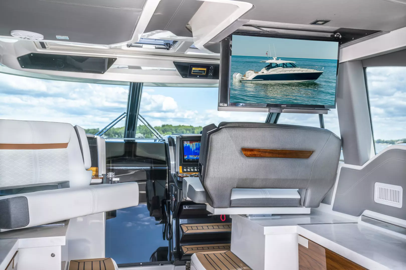 2021 Tiara Sport 43LE - Image 25