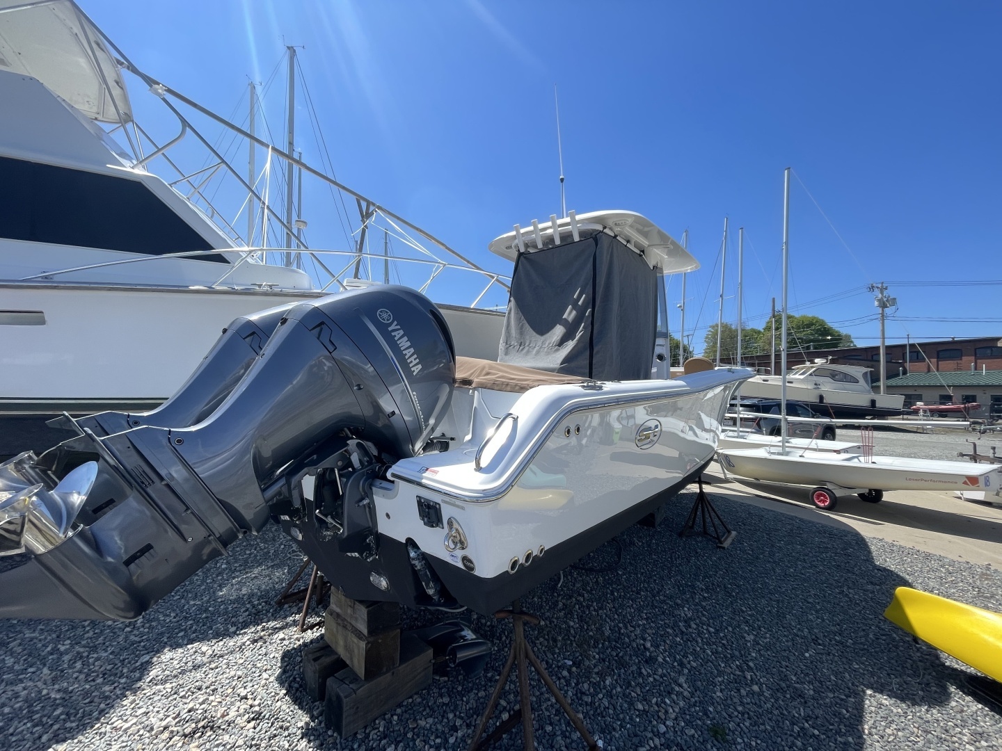 2022 Sea Hunt 265 Ultra - Image 3
