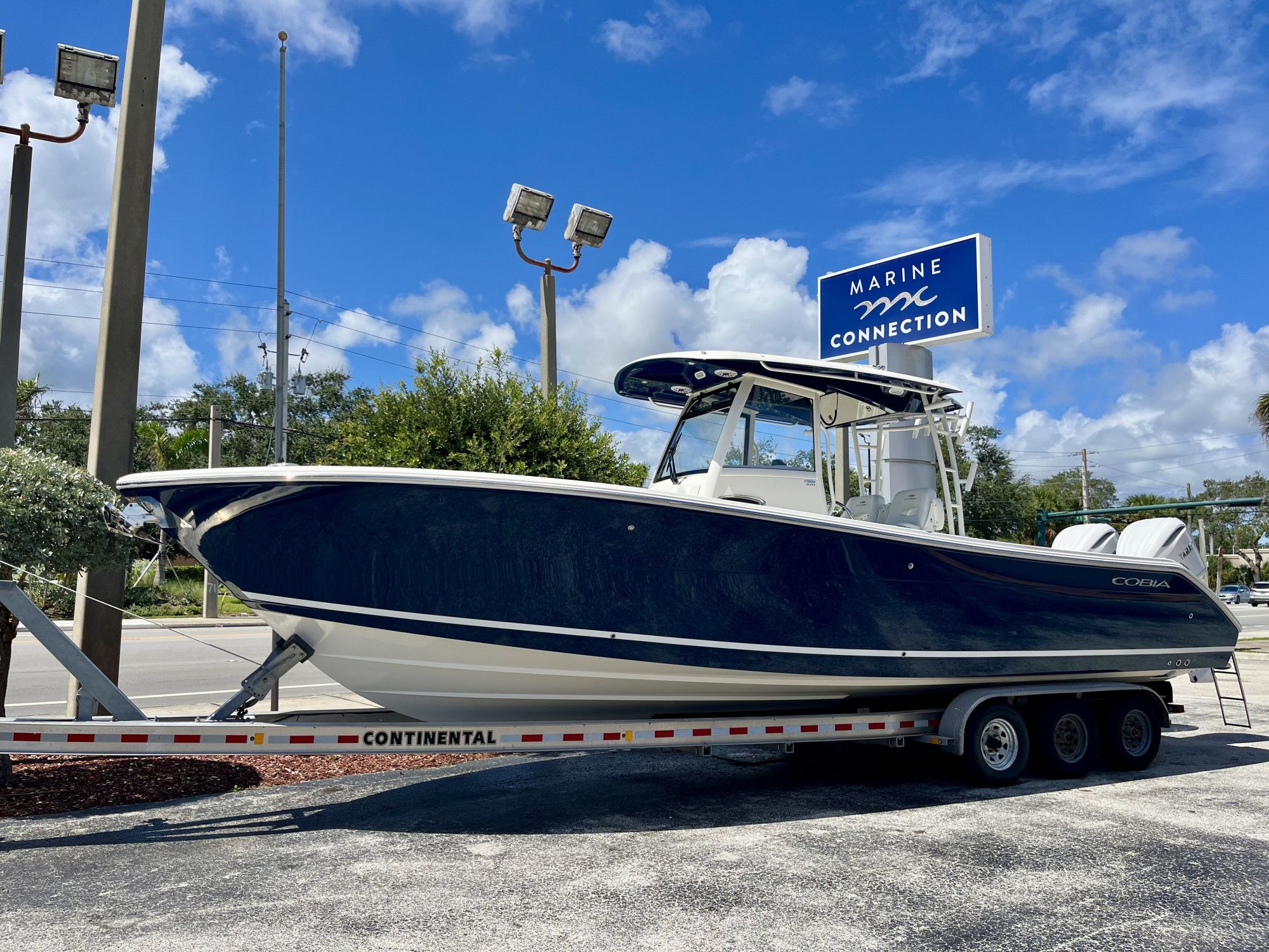 2025 Cobia 320 Center Console