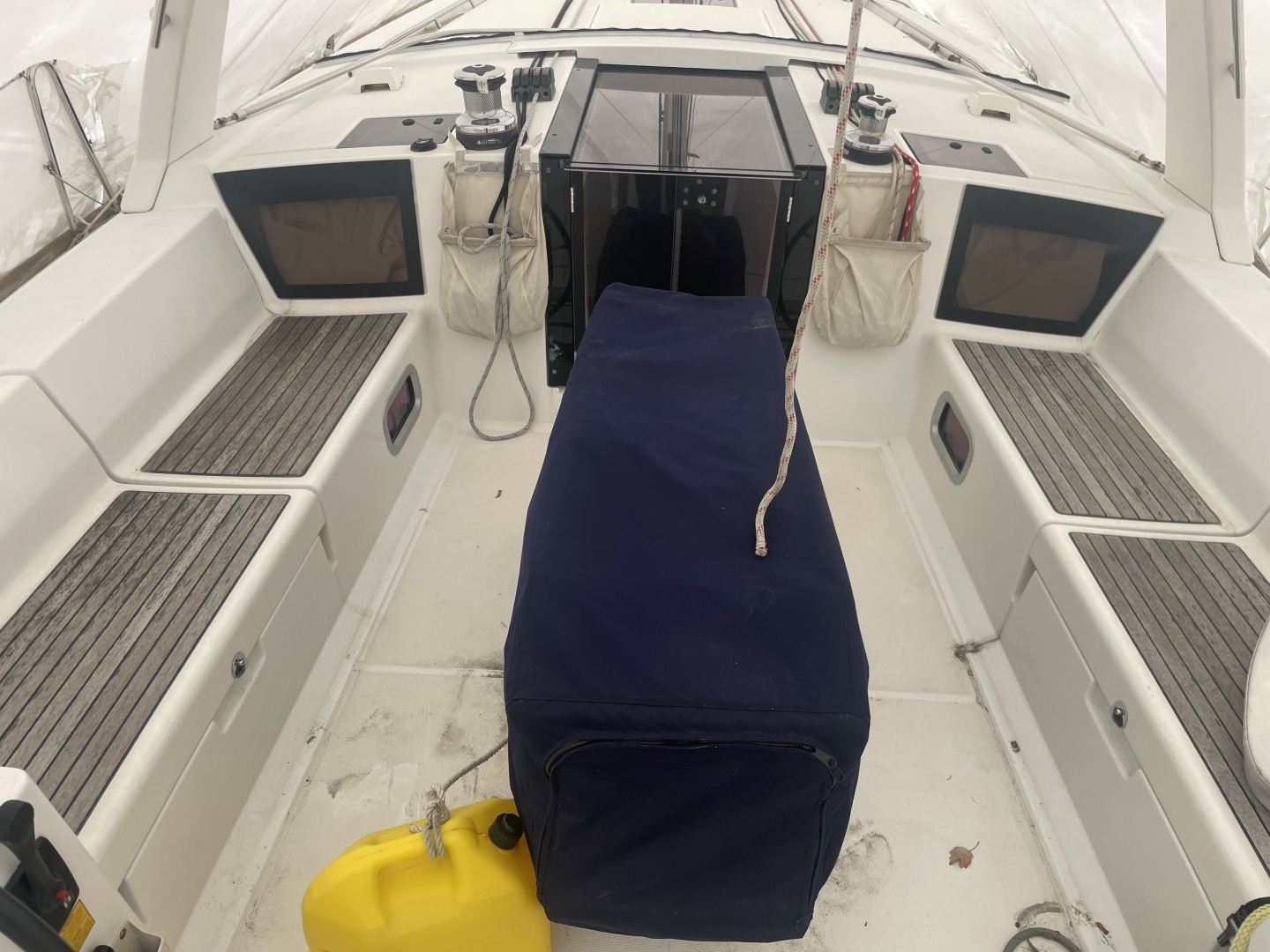 2013 Beneteau Oceanis 45 - Image 5