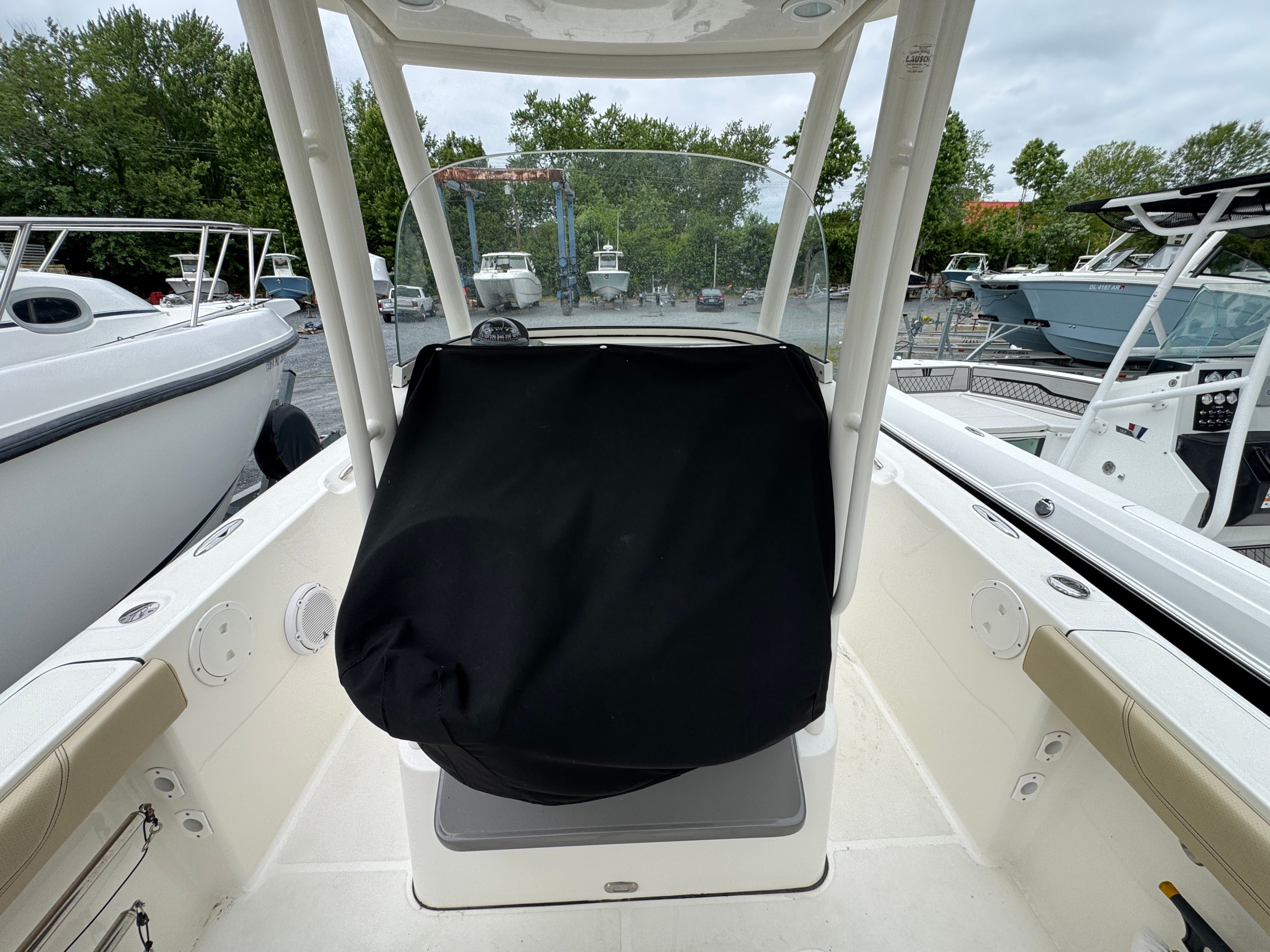 2021 PURSUIT 238 C - Image 19