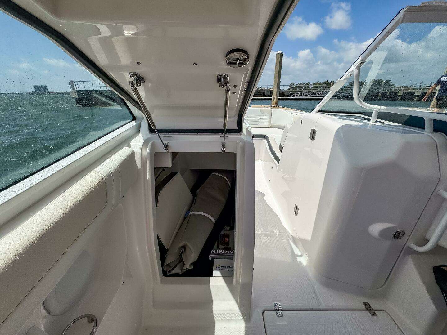 2025 Edgewater 262CX - Image 30