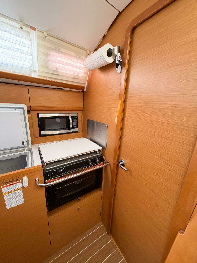 2013 Jeanneau Sun Odyssey 409 - Image 40