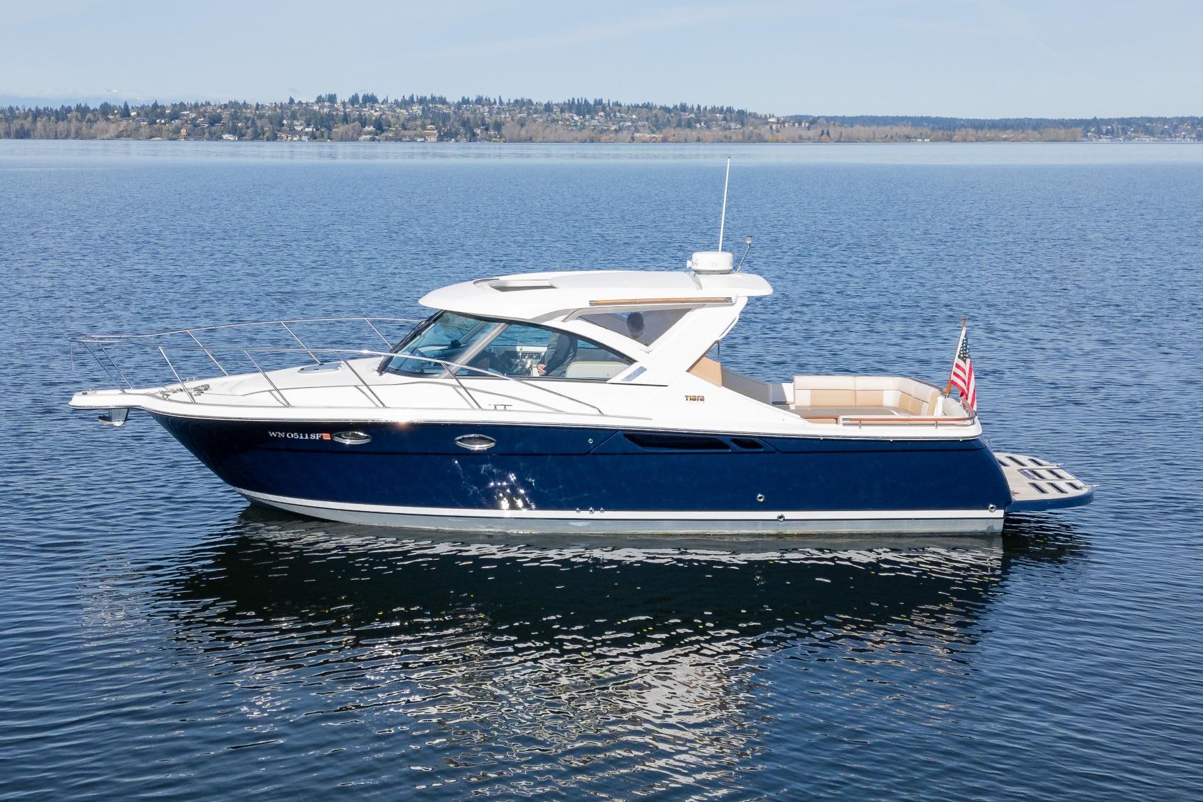 2014 Tiara Yachts 3100 Coronet