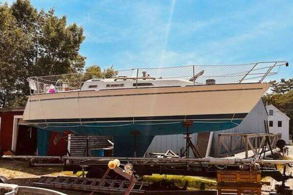 1985 Pearson 28