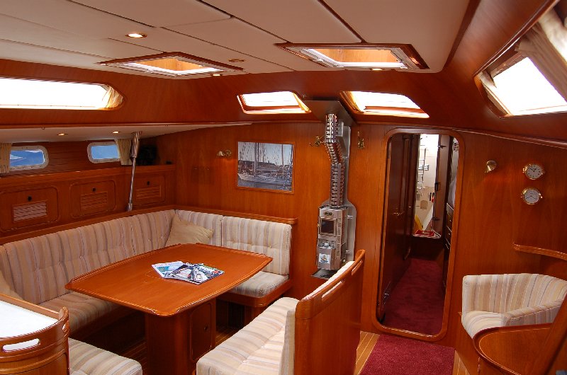 Saloon_main_Marevida_Contest_60_Contest_Brokerage.JPG