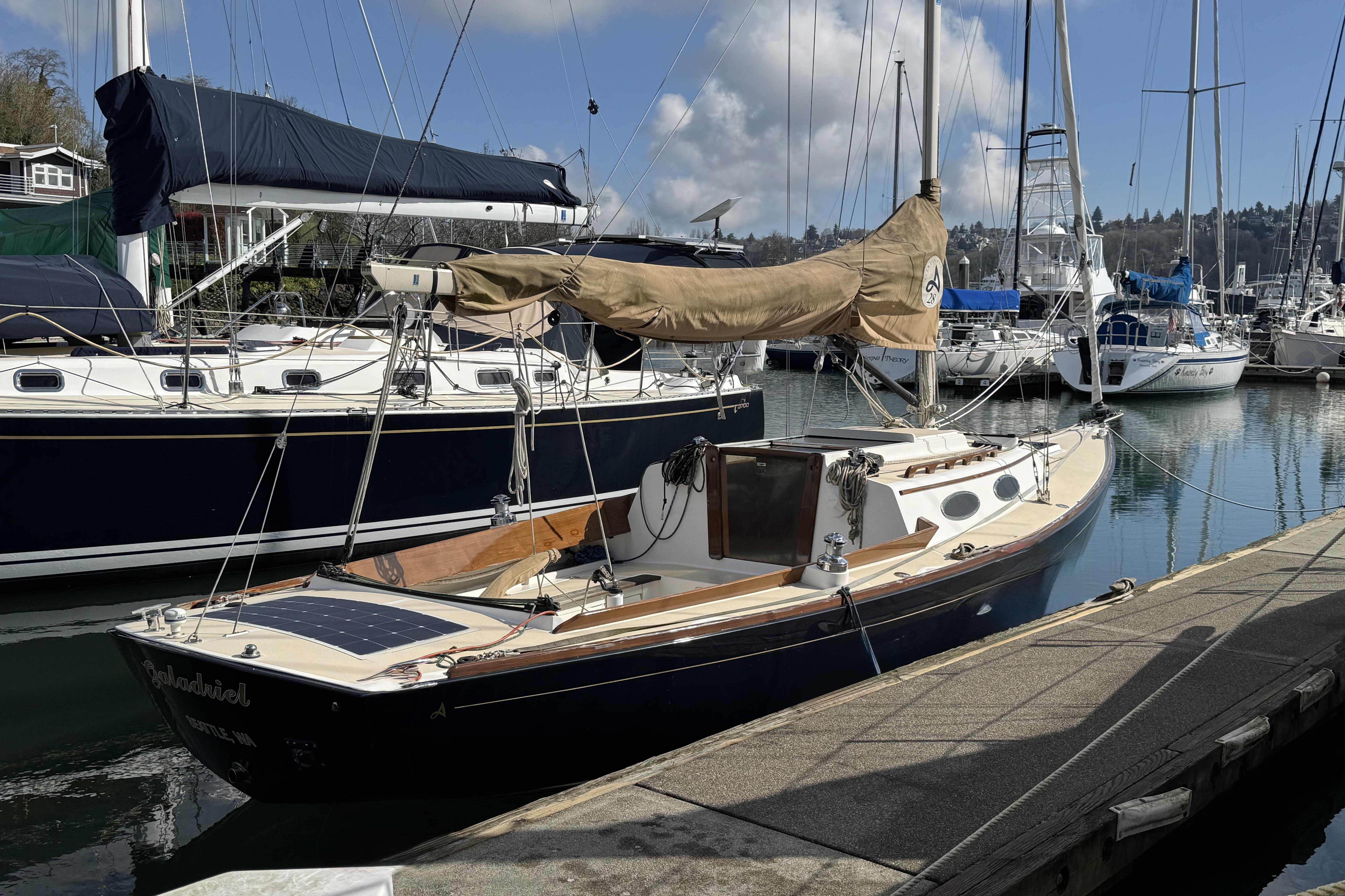 2017 Alerion Express 28