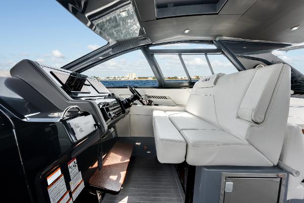 2023 Cruisers Yachts 42 GLS OB - 20
