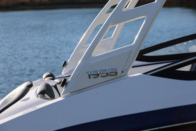 2026 Yamaha Boats 195 S BOTH COLOR AVAILABLE - 25