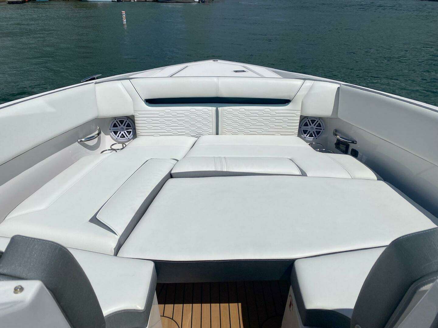 2019 Tiara Yachts 34LX - Image 15