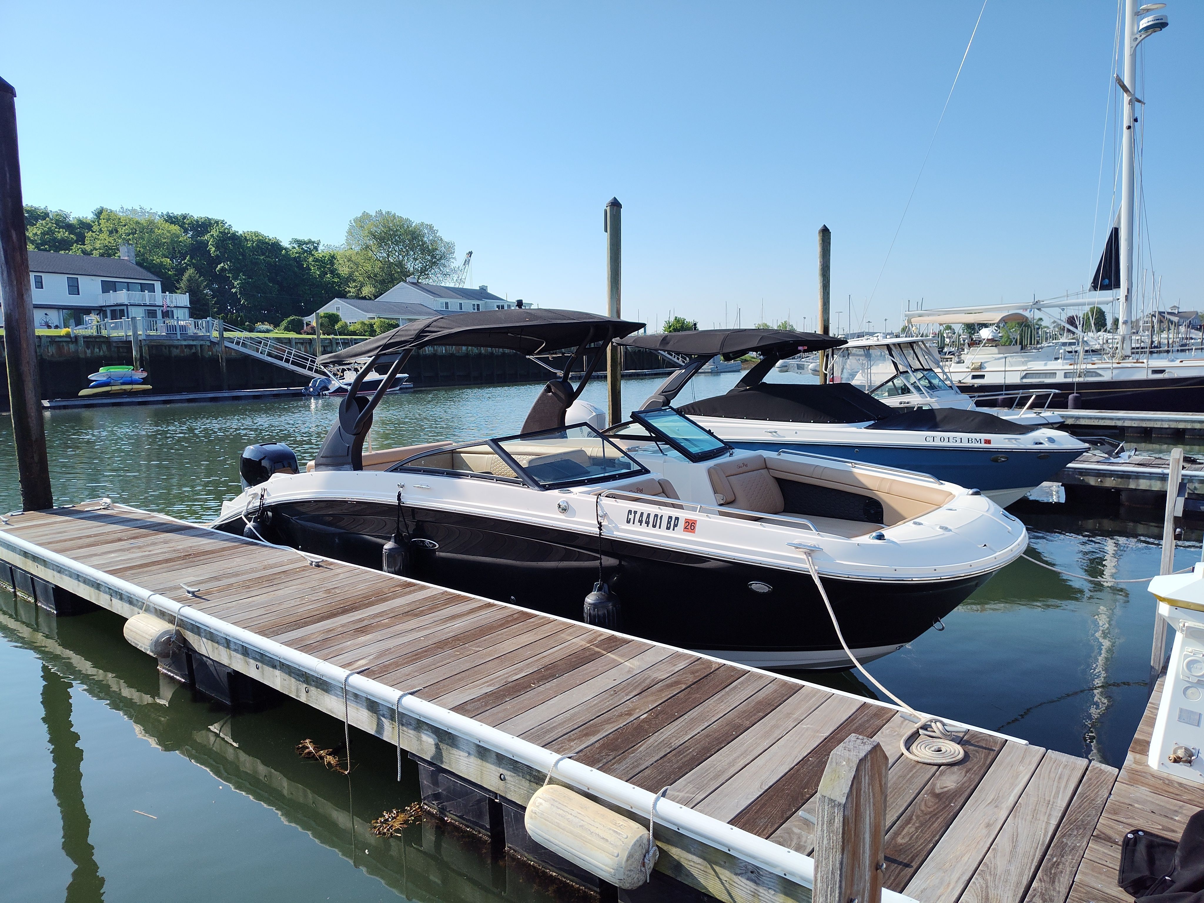 2018 Sea Ray SDX 270 Outboard