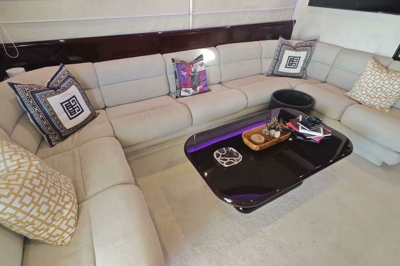 2002 Ferretti Yachts 720 - Image 4