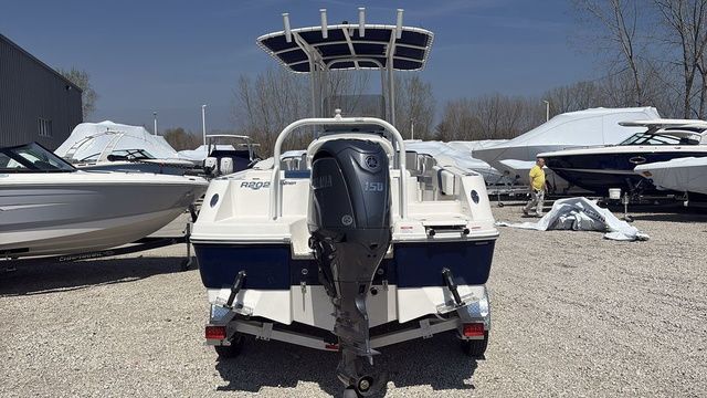 2026 Robalo R202 Explorer - 3