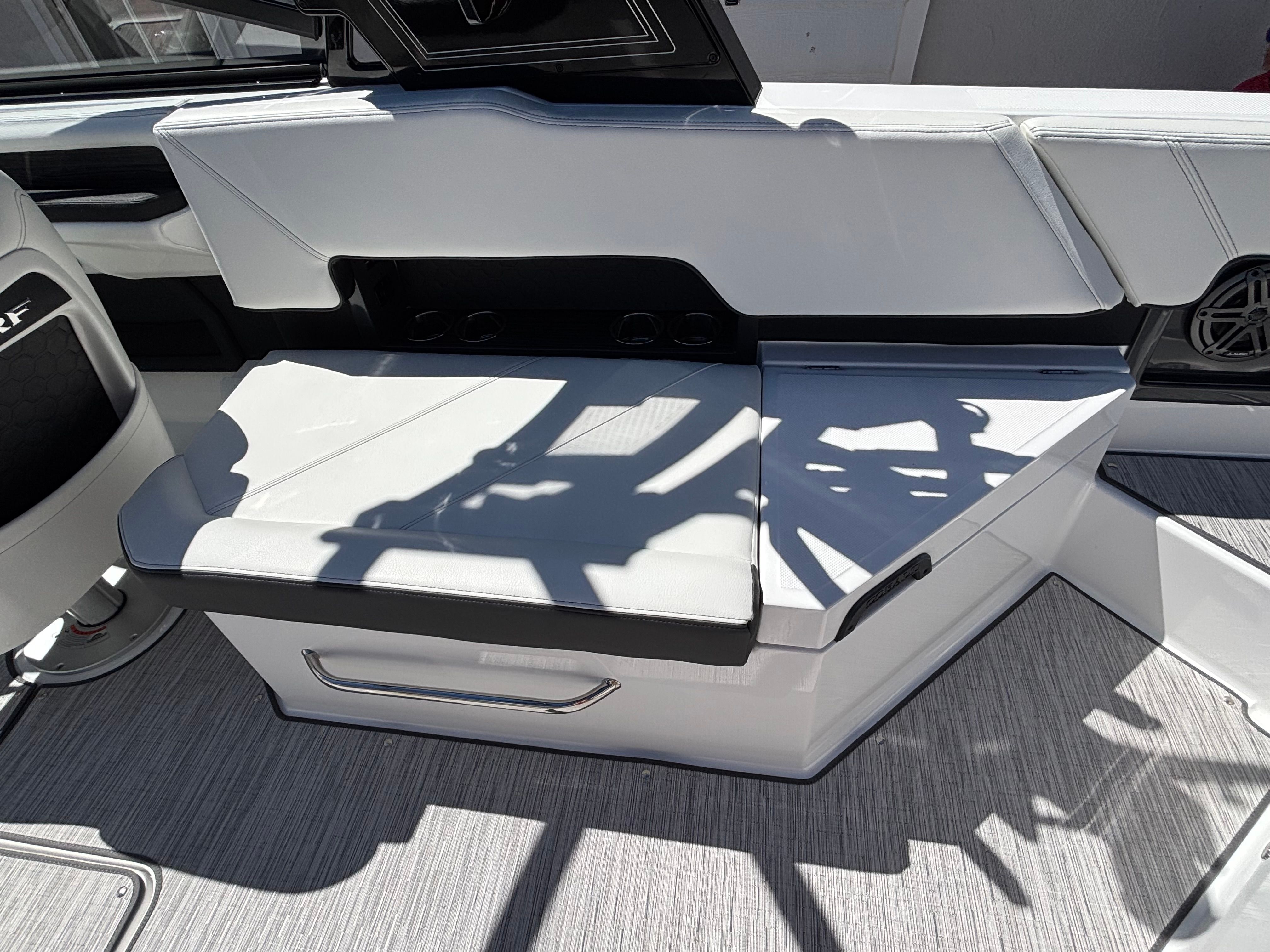 2026 Cobalt R8 Surf - 5