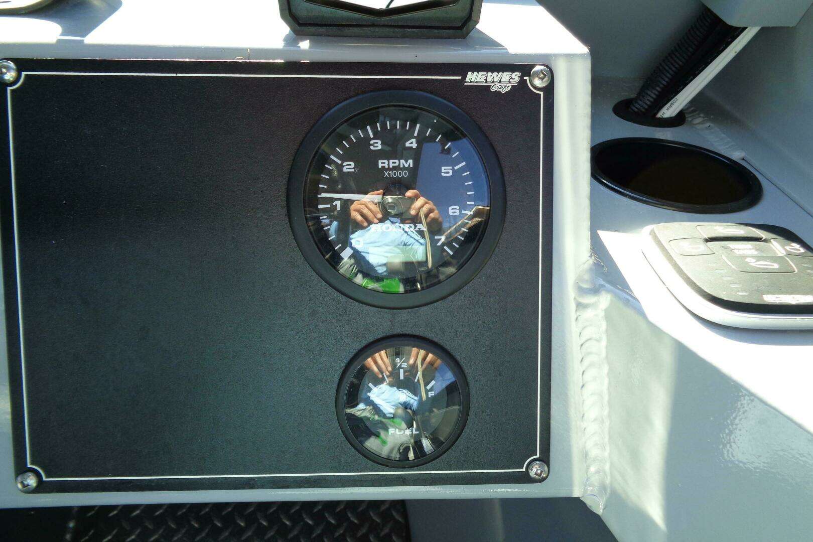 2022 Hewes 210 Sea Runner ET HT - Image 14