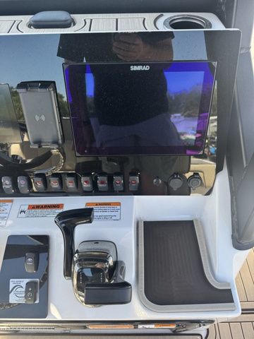 2026 Yamaha Boats 255 FSH Sport E - 9