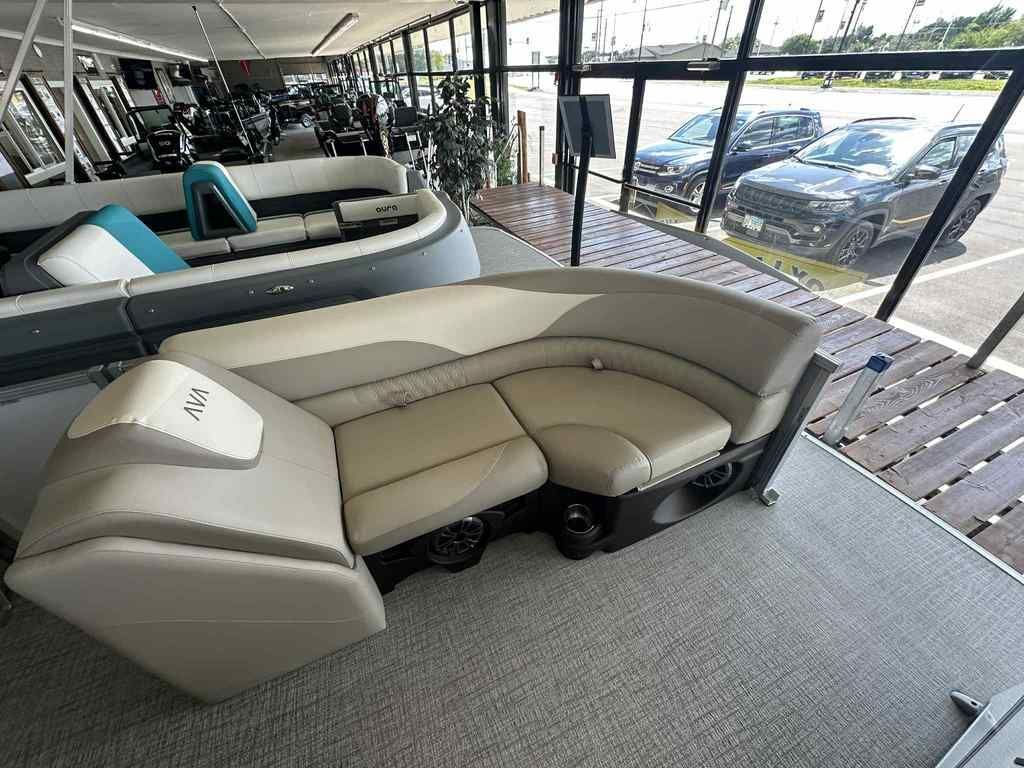 2026 Avalon LSZ Quad Lounger 23 FT - 4