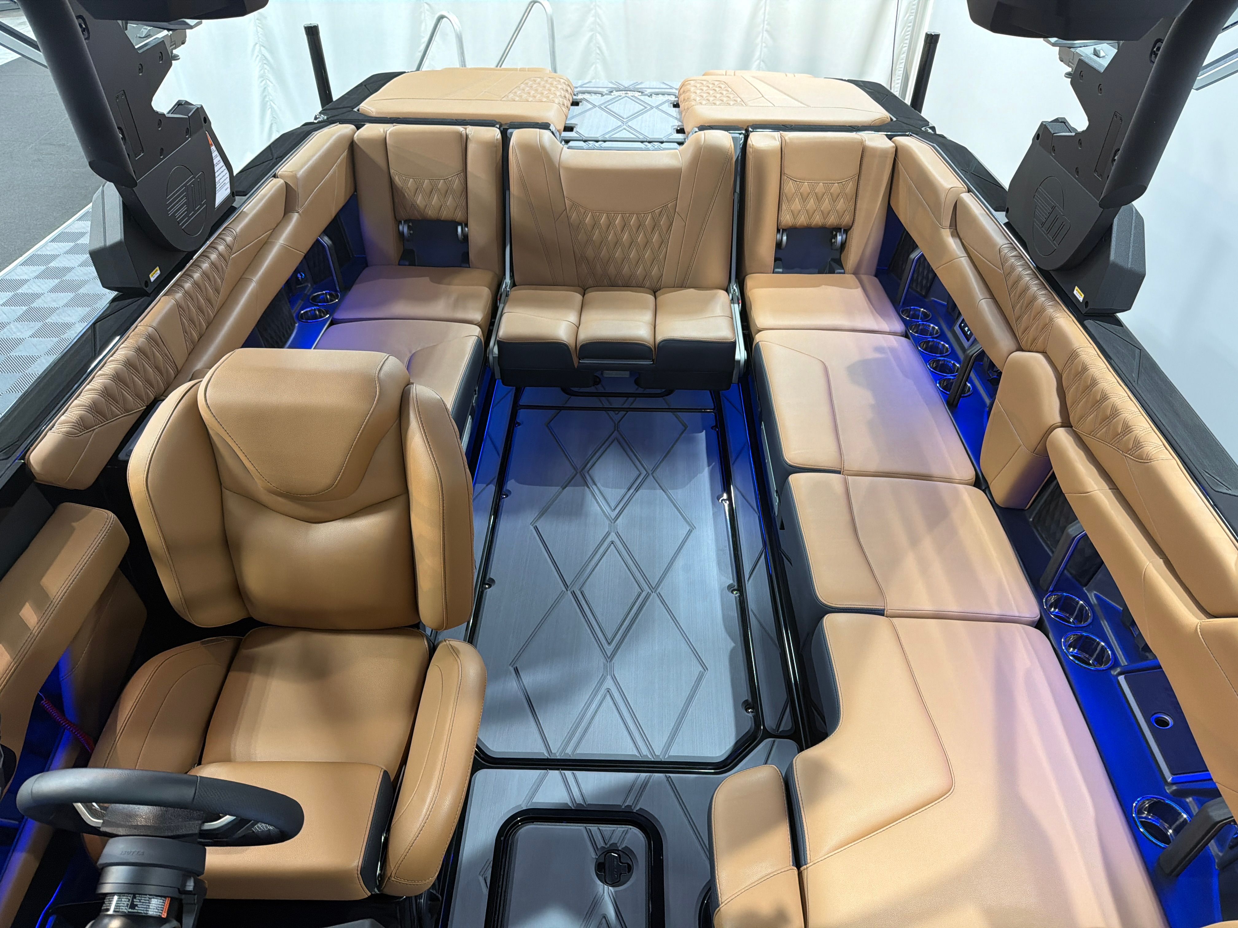 2026 Malibu M242 - 8