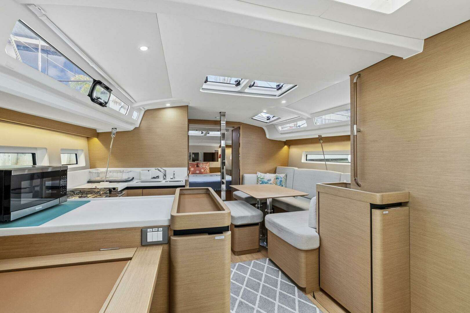 2021 Jeanneau 440 - Image 41