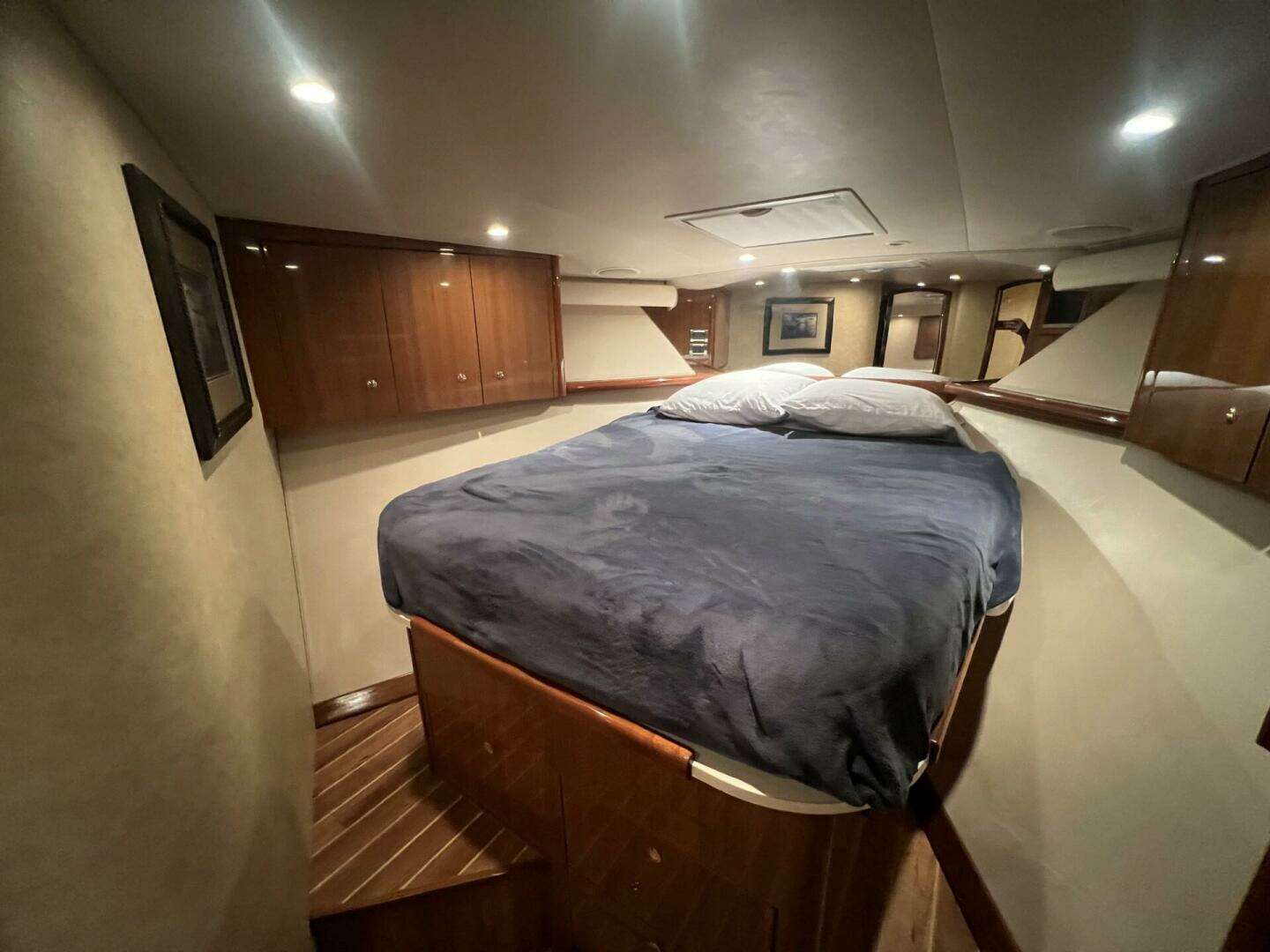 2007 Viking 52 Open - Image 22