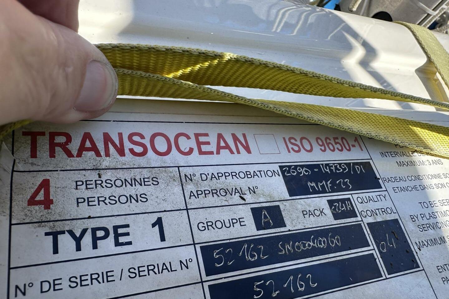 Label on Transocean equipment, ISO 9650-1, for four persons, Hughes 3910, 1979 model.
