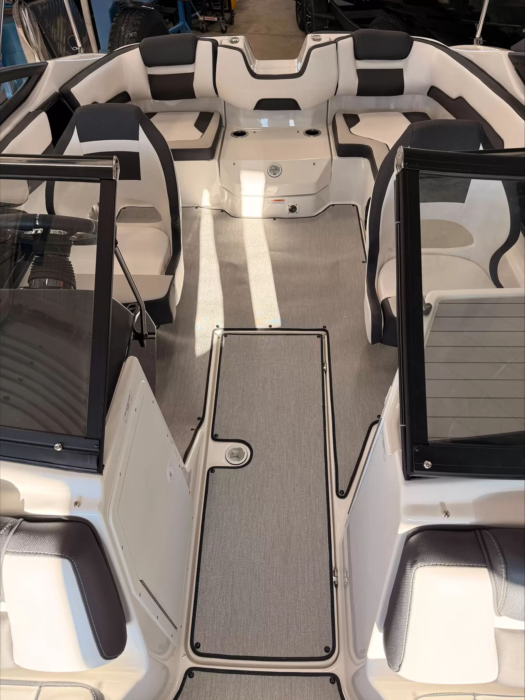 2026 Yamaha Boats SX195 - 4