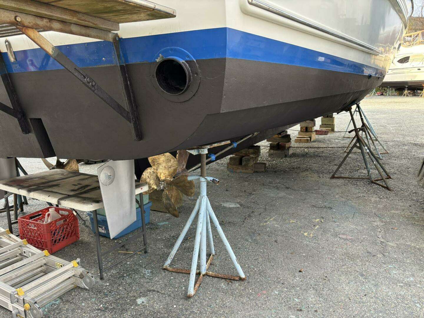 1972 Matthews 4 Flush Deck - Image 13