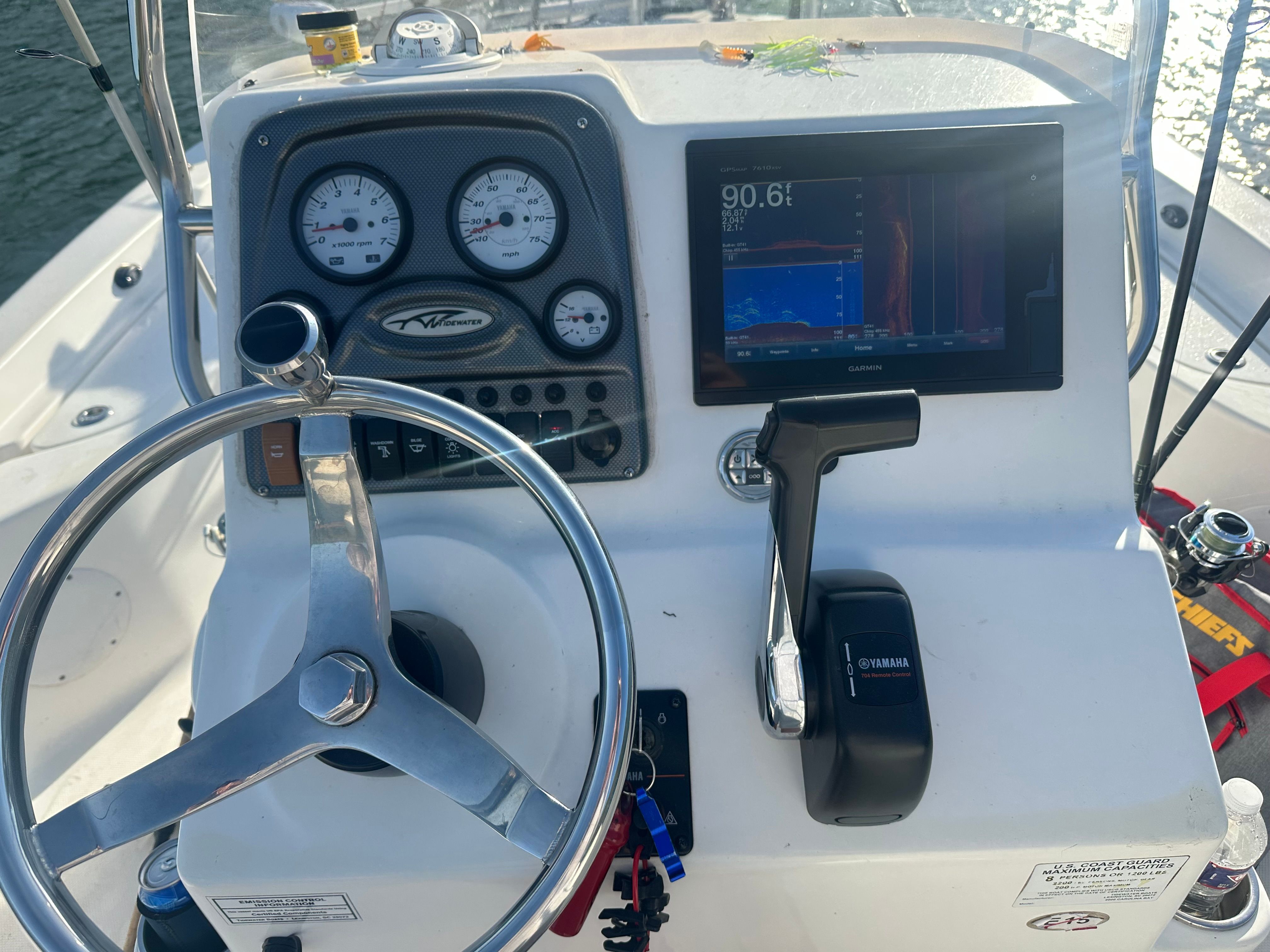 2014 Tidewater Carolina Bay boat console with Garmin display.