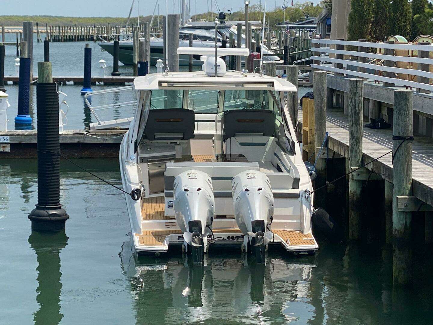 2019 Tiara Yachts 34LX - Image 11