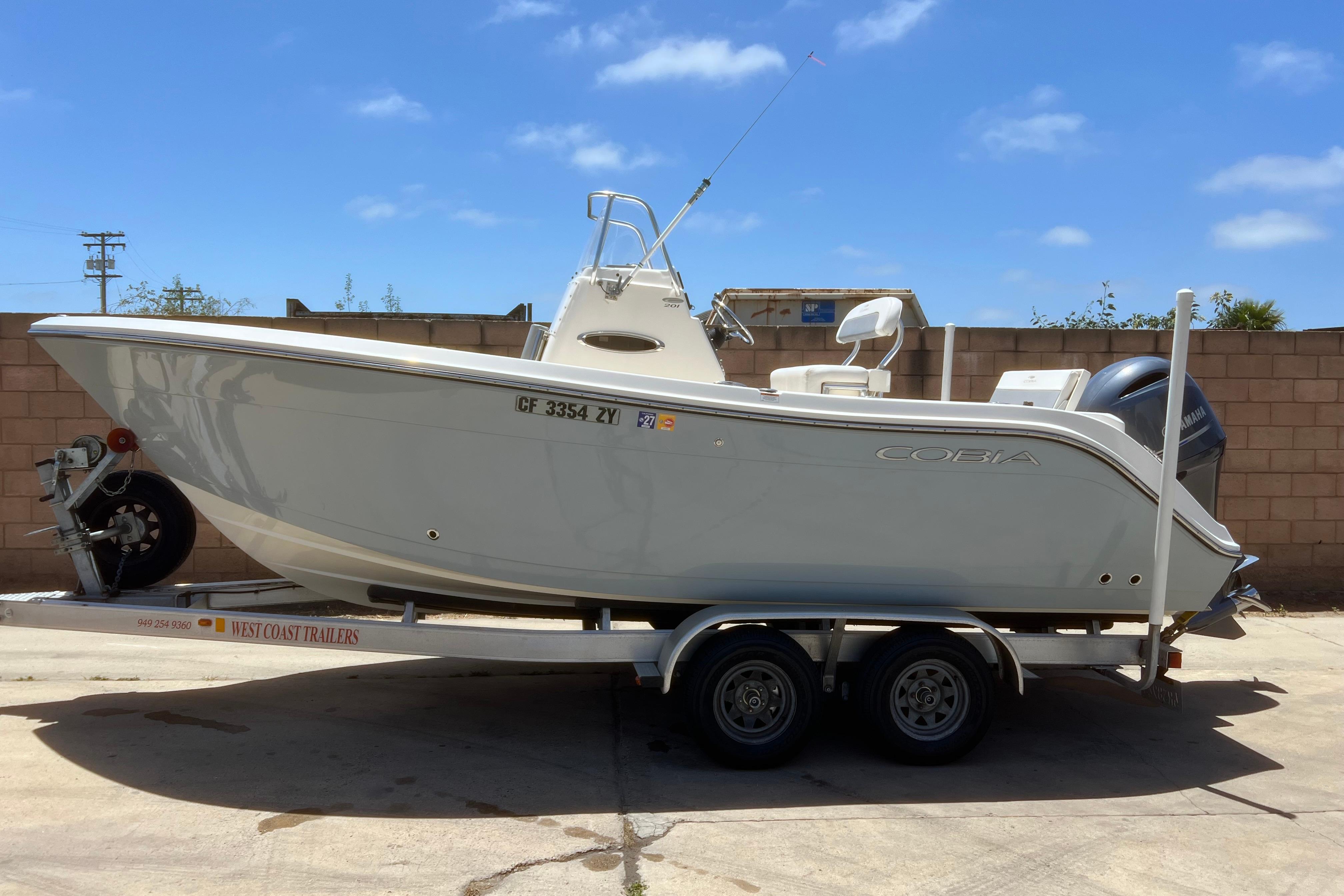 2018 Cobia 201 Center Console