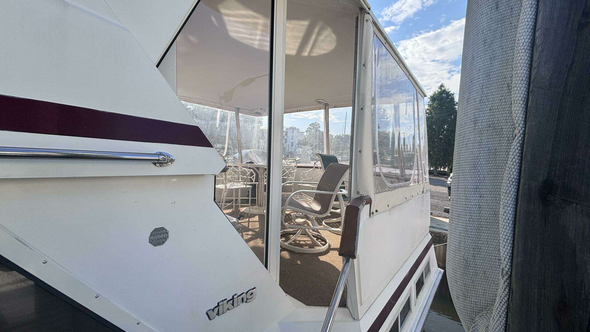 1988 Viking Motor Yacht - Image 8