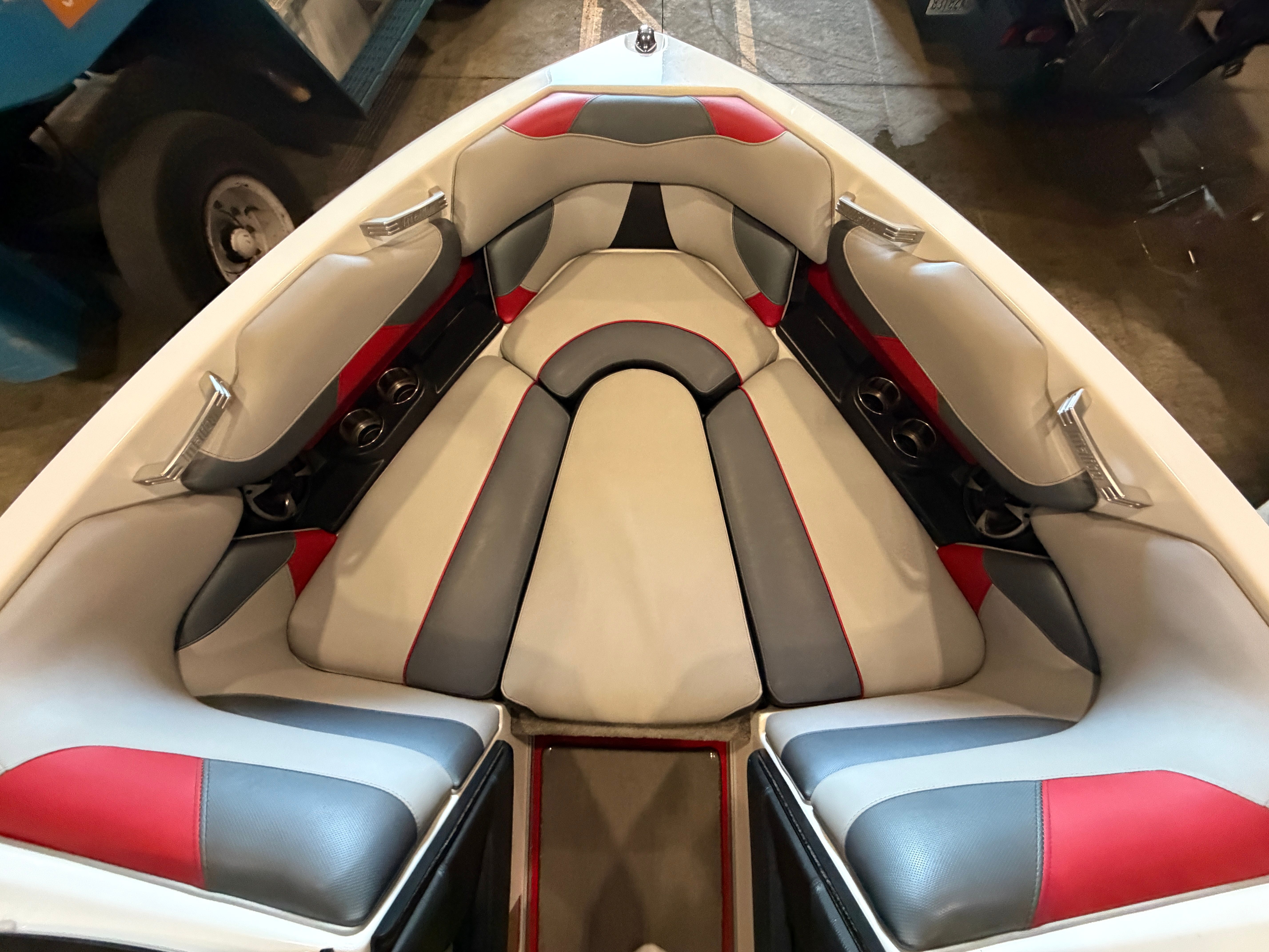 2017 Malibu Wakesetter 22 VLX - 16
