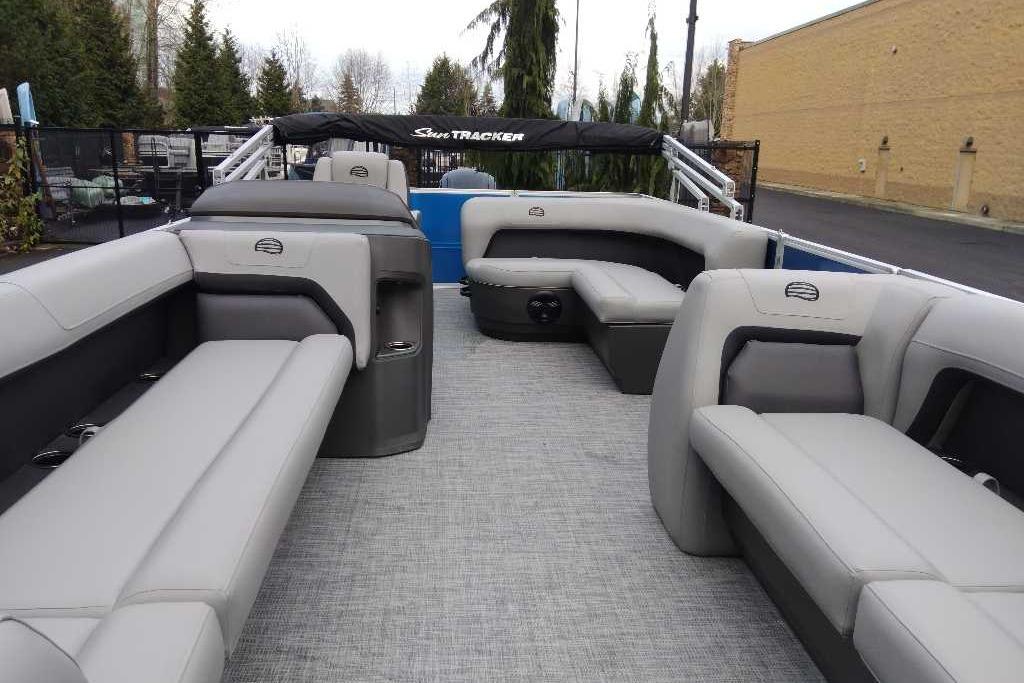 2026 Sun Tracker Party Barge 18 DLX with spacious seating and modern design.