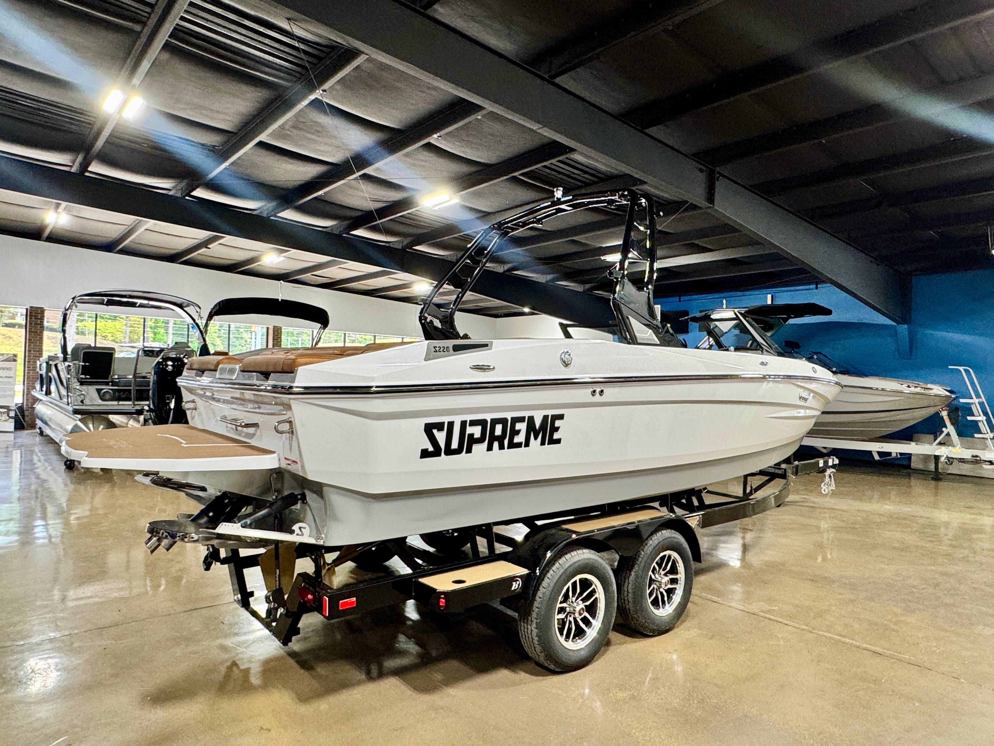2025 Supreme S220 - 3
