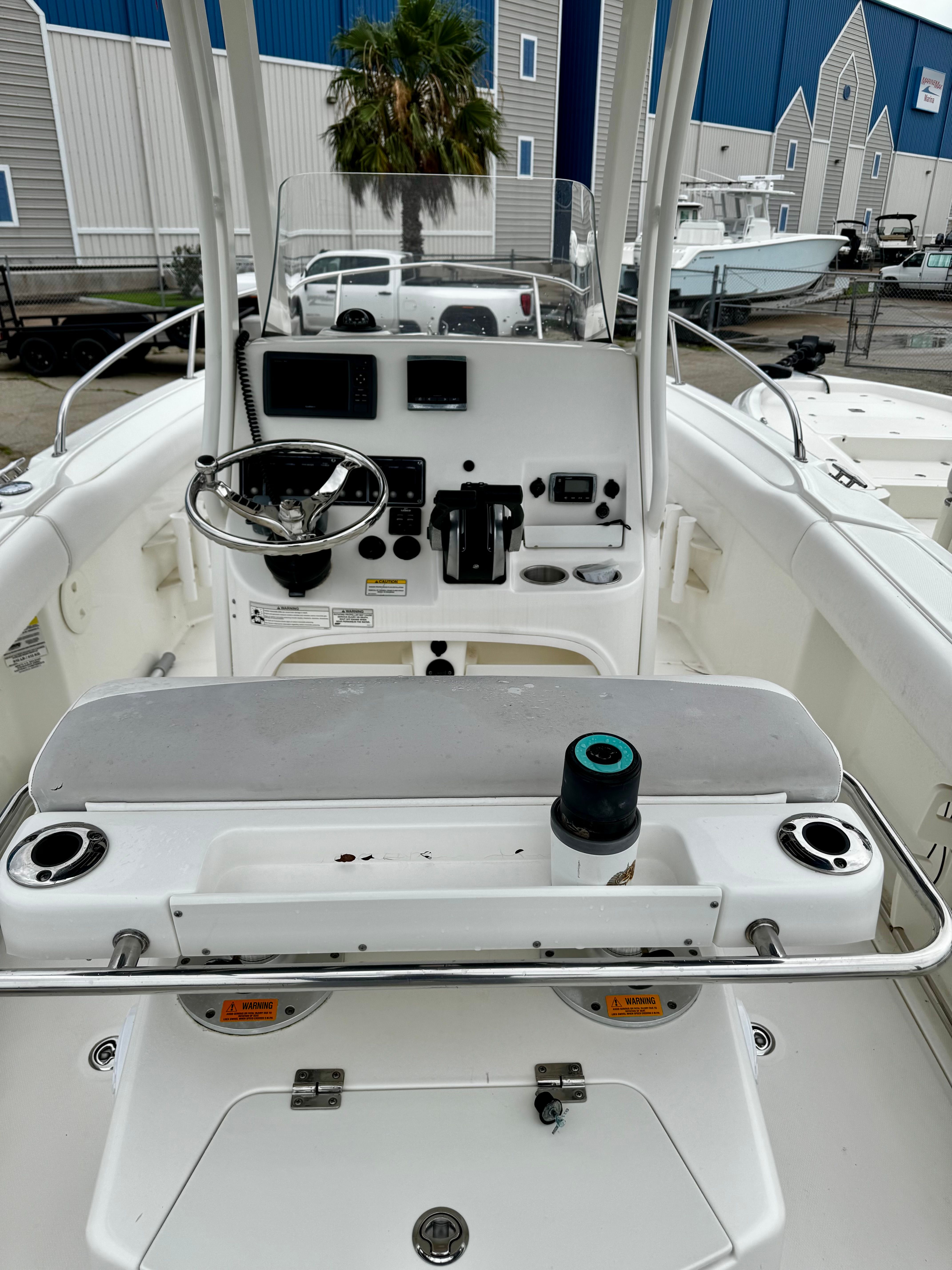 2016 Boston Whaler 220 Outrage - 11