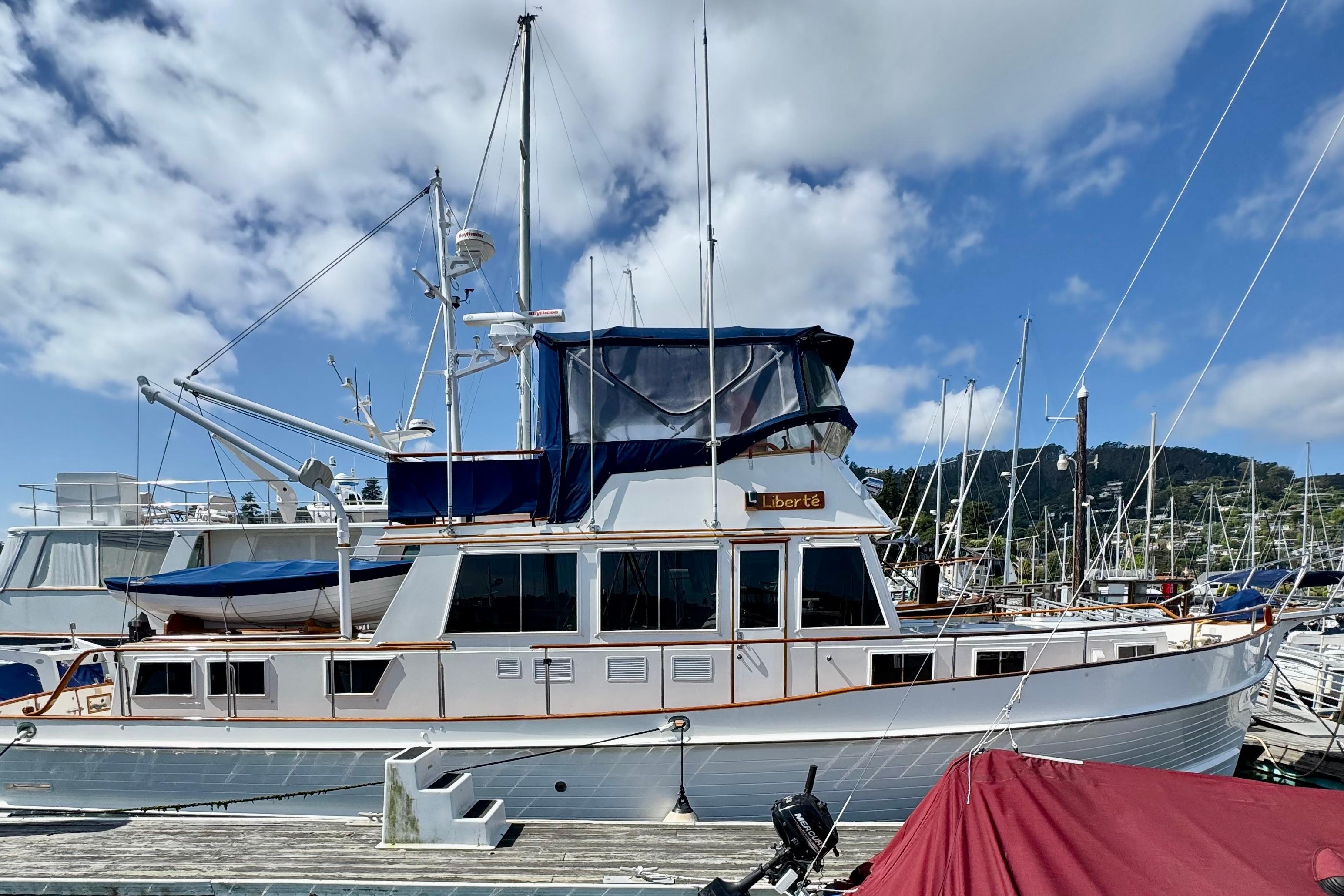 1996 Grand Banks 46 Heritage CL