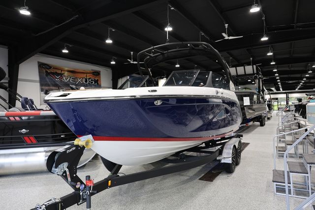 2026 Yamaha Boats 222 SE BOTH COLORS AVAILABLE - 4