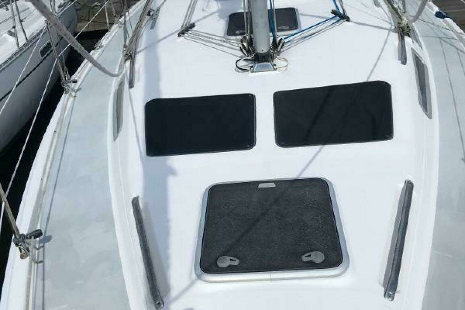 2002 Hunter 356 - Image 7