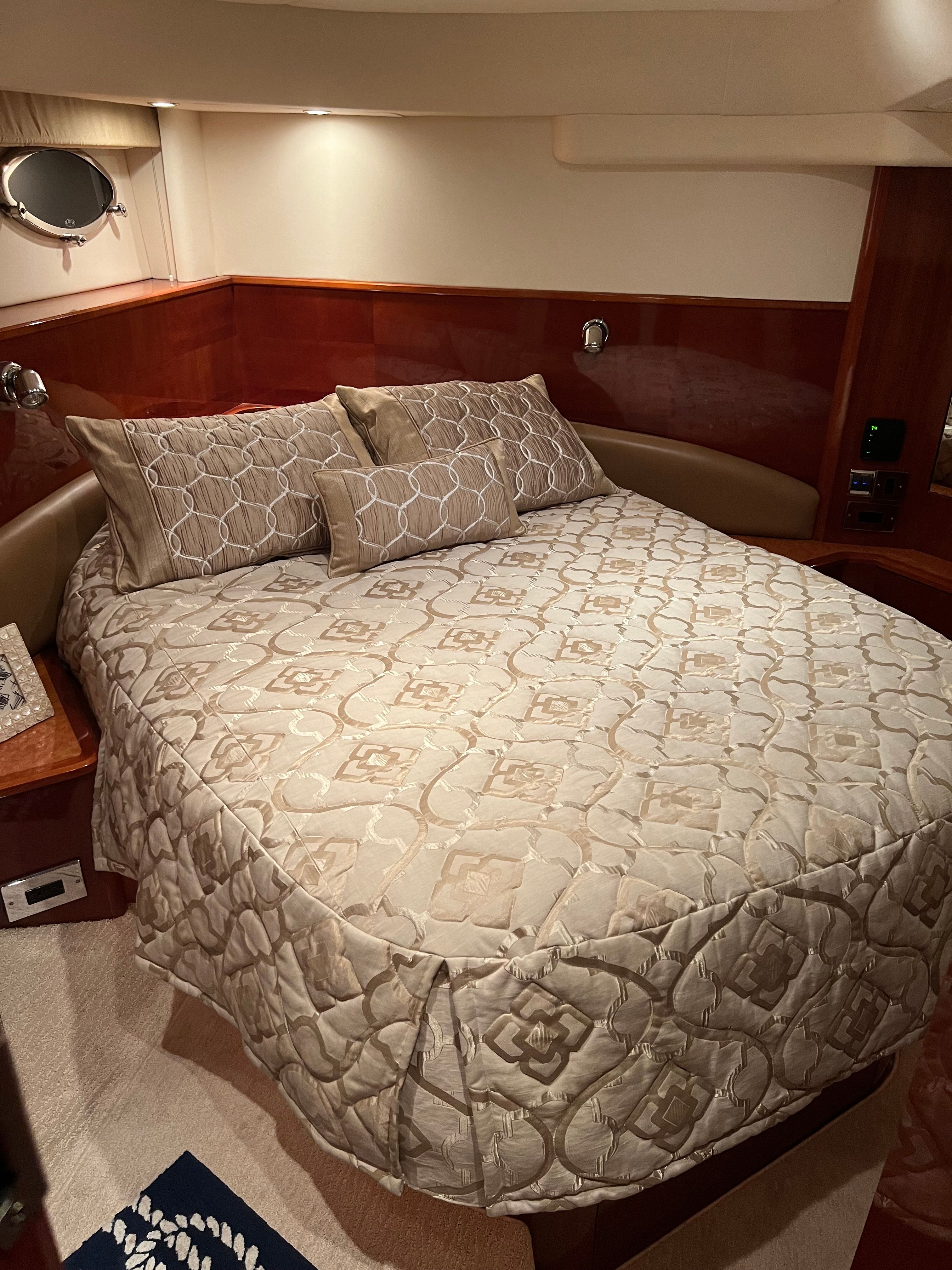 2004 Viking Princess V58 - 61