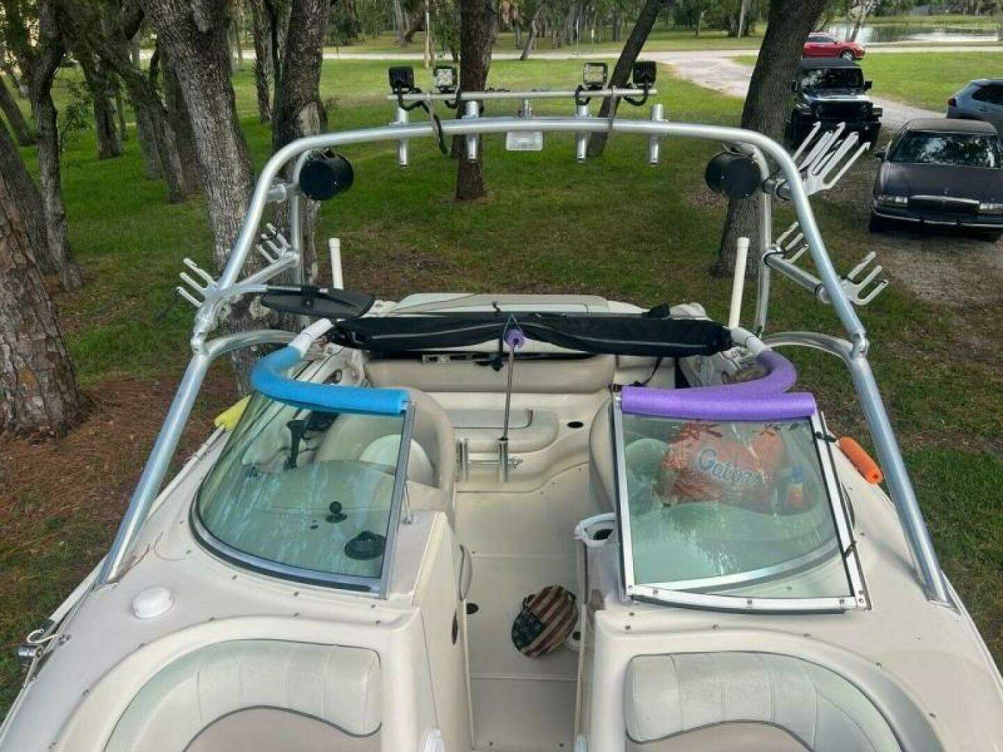 2003 Sea Ray 220 Bow Rider - Image 4