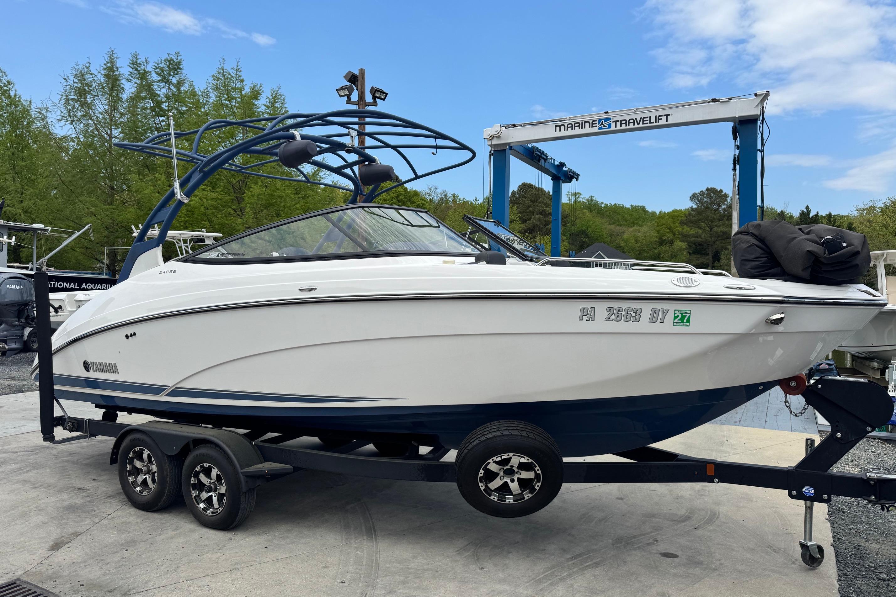 2020 Yamaha Boats 242SE