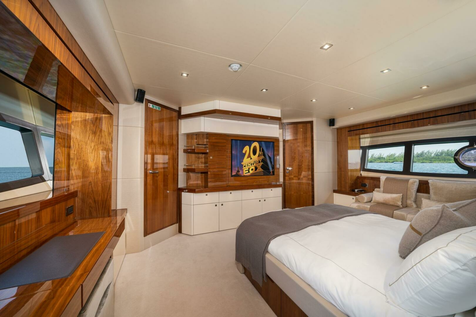 2015 Sunseeker 28 METER - Image 26