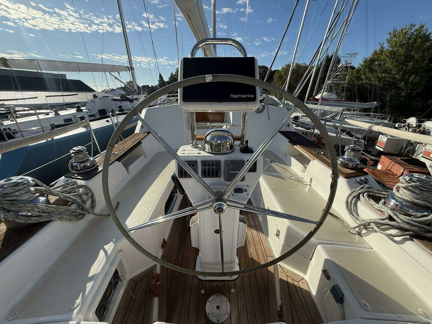 2011 Tartan 4700 - Image 25