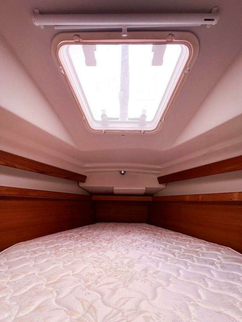 2007 Catalina 350 MK II - Image 25