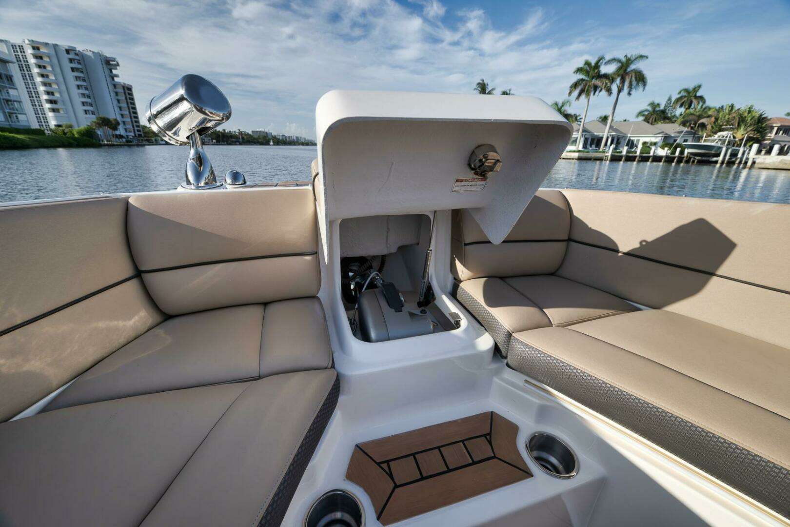 2016 Sea Ray 350 SLX - Image 10