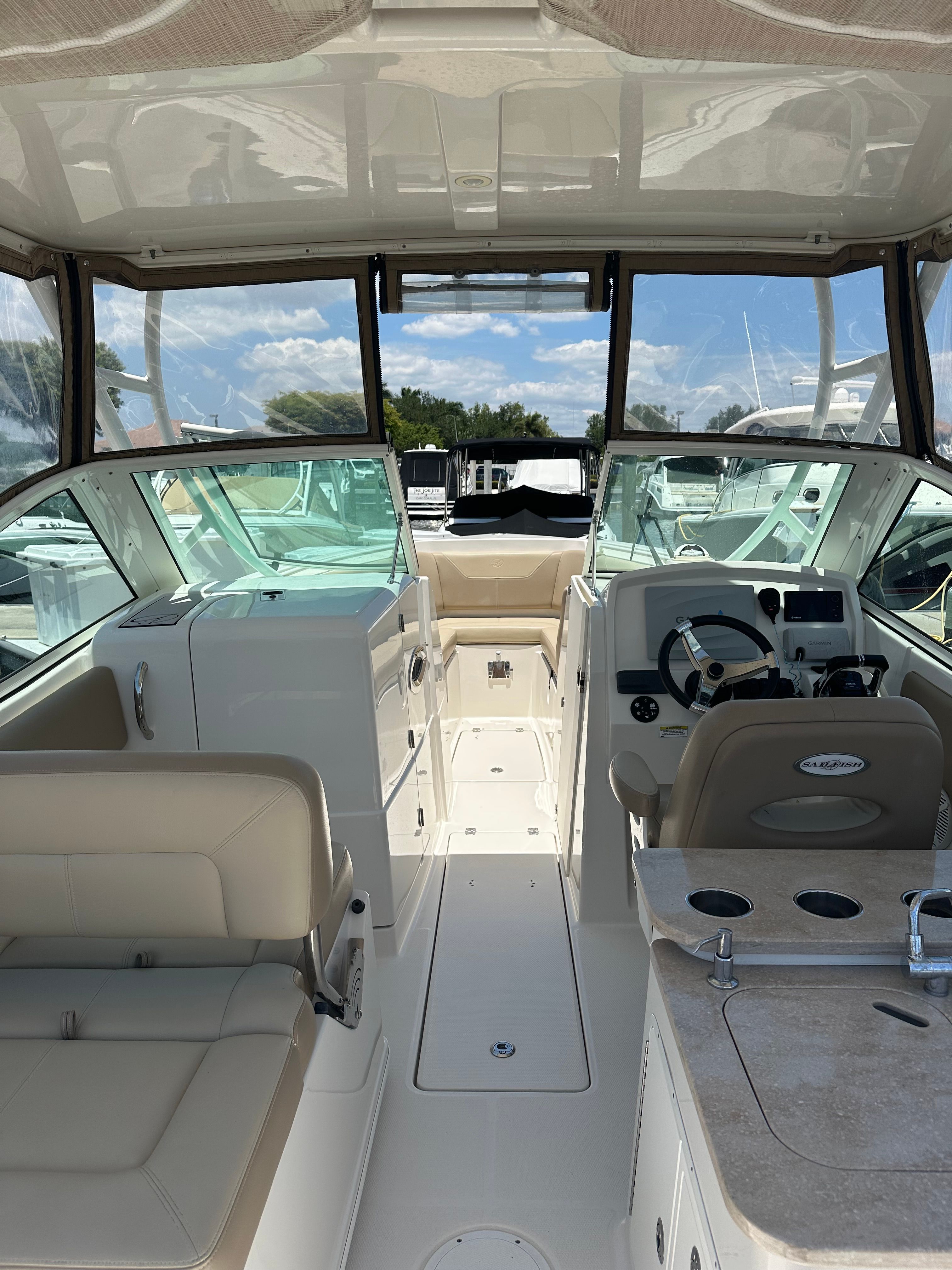 2017 Sailfish 275 DC - 10