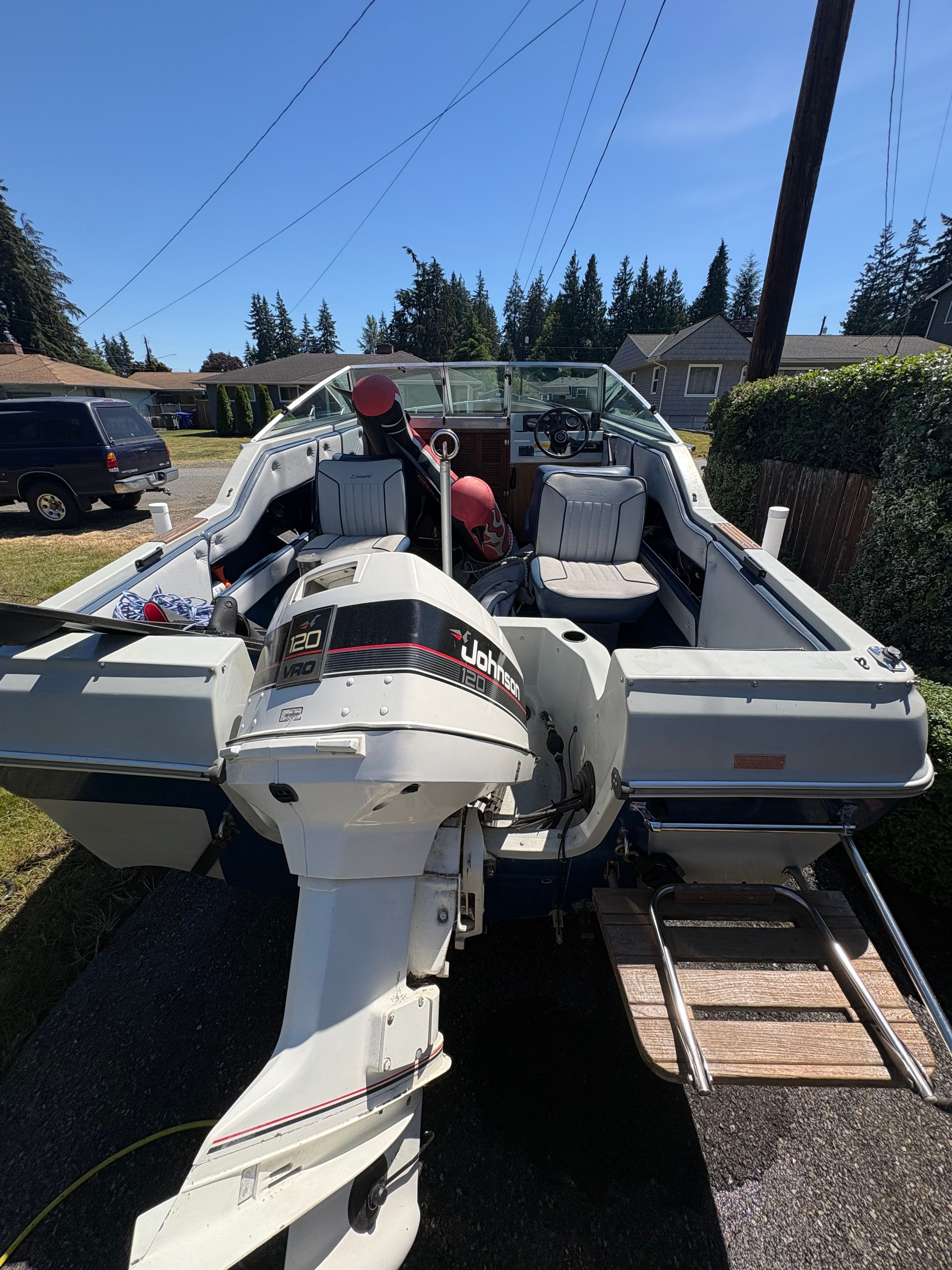 1989 Seaswirl SIERRA CLASSIC CUDDY - 10